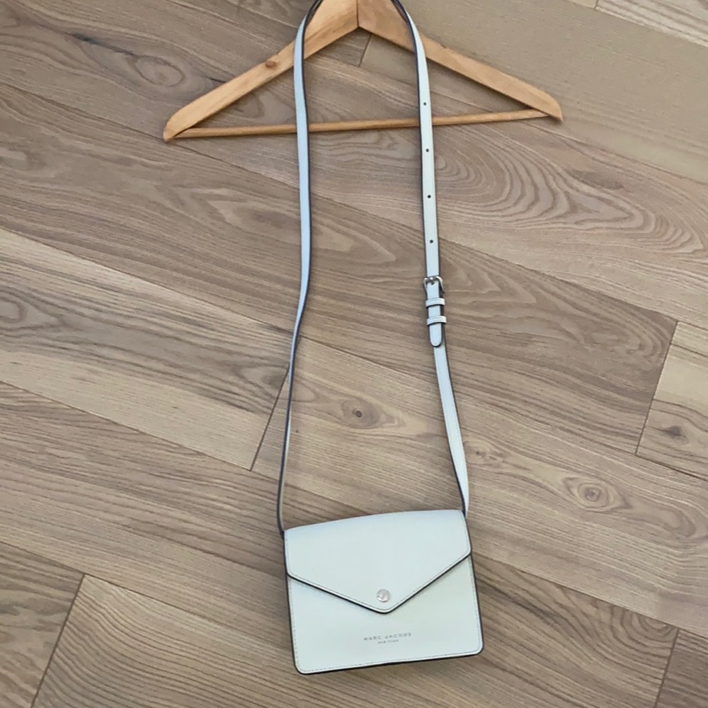 Marc Jacob’s crossbody envelope bag